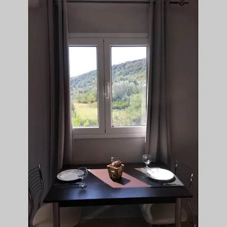 Apartman Rodanthy Ii